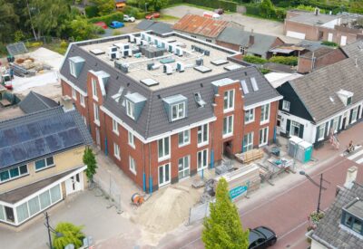 Nieuwbouw 't Laar Heeze uit de steigers